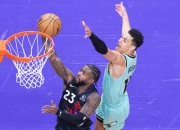 九游教练-包含猛龙力克老鹰，全队表现团结协作的词条