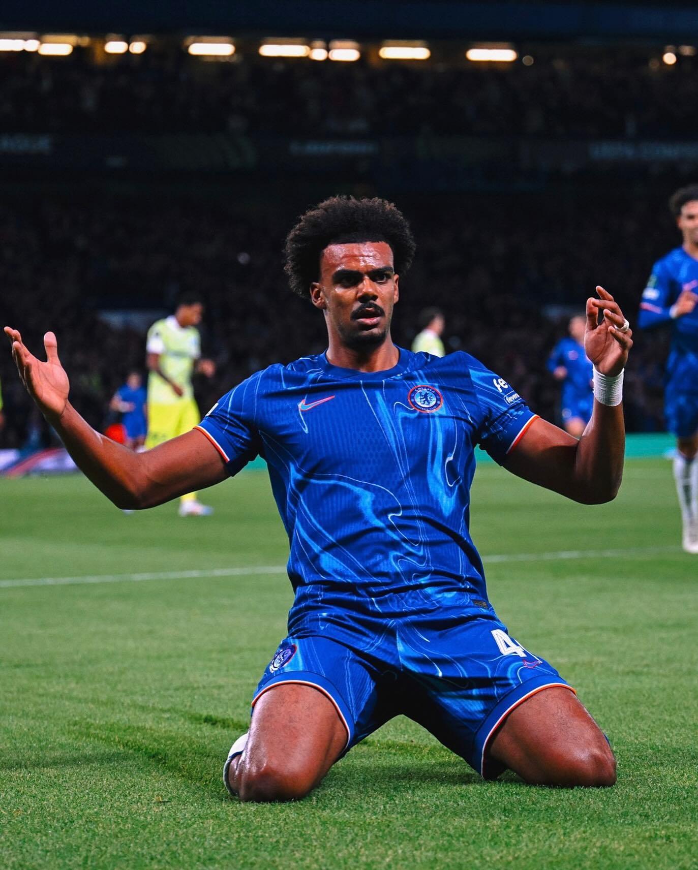 关于切尔西坐镇主场晋级，蓝军步入半决赛的信息