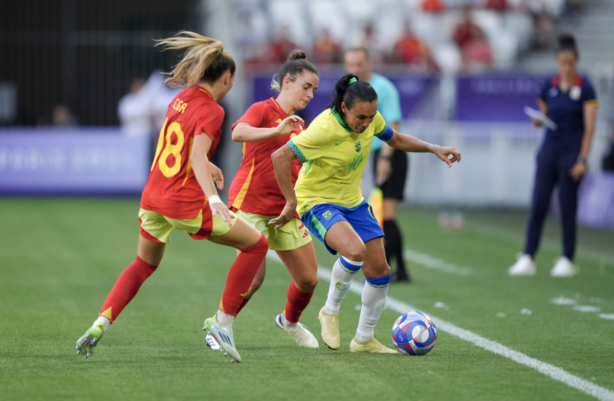 巴西队在女足场上大放异彩,展现实力的简单介绍 巴西队在女足场上大放异彩,展现实力的简单介绍