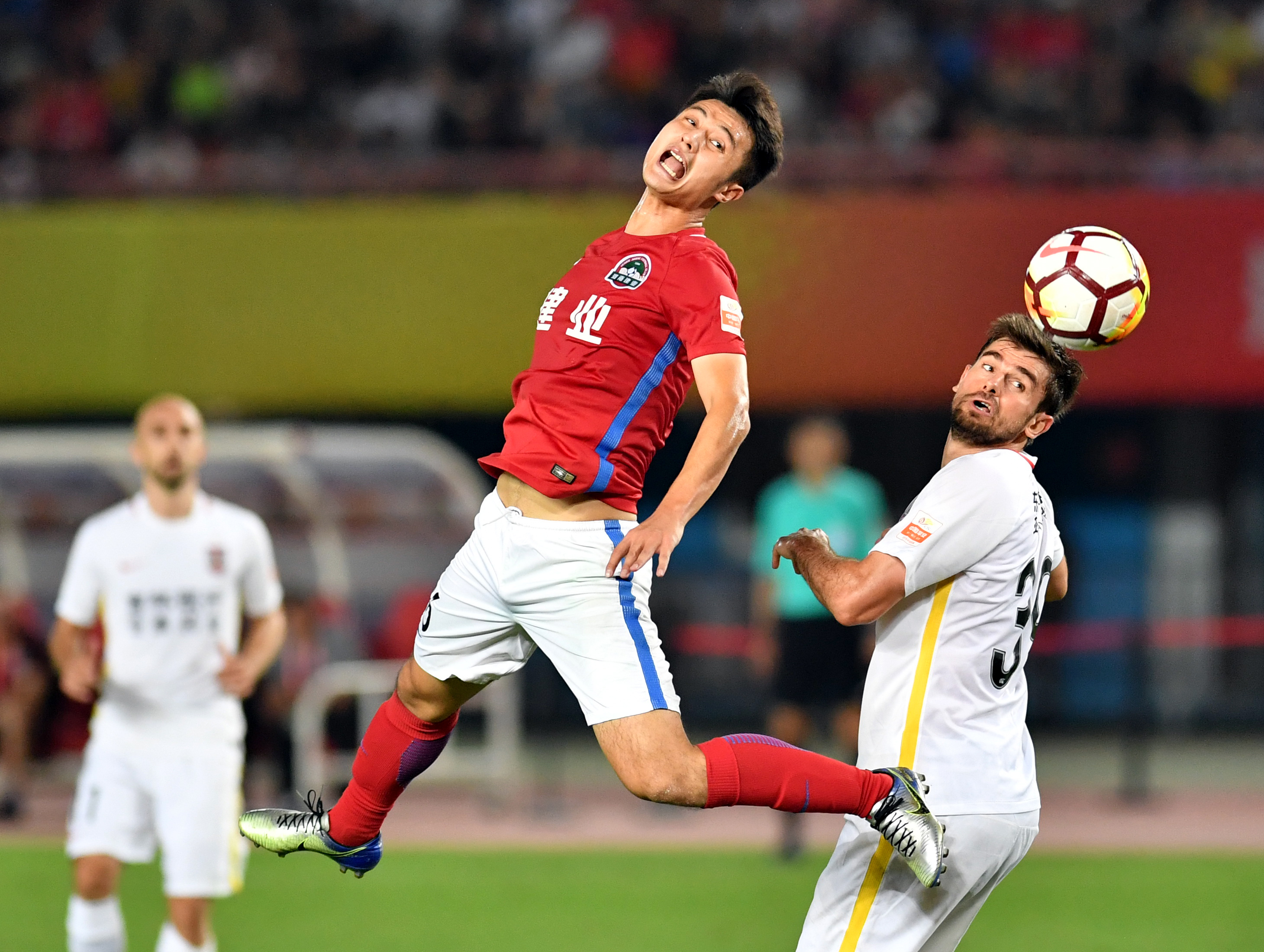 关于卓尔主场逼平泰达，中超近期表现稍显稳定的信息