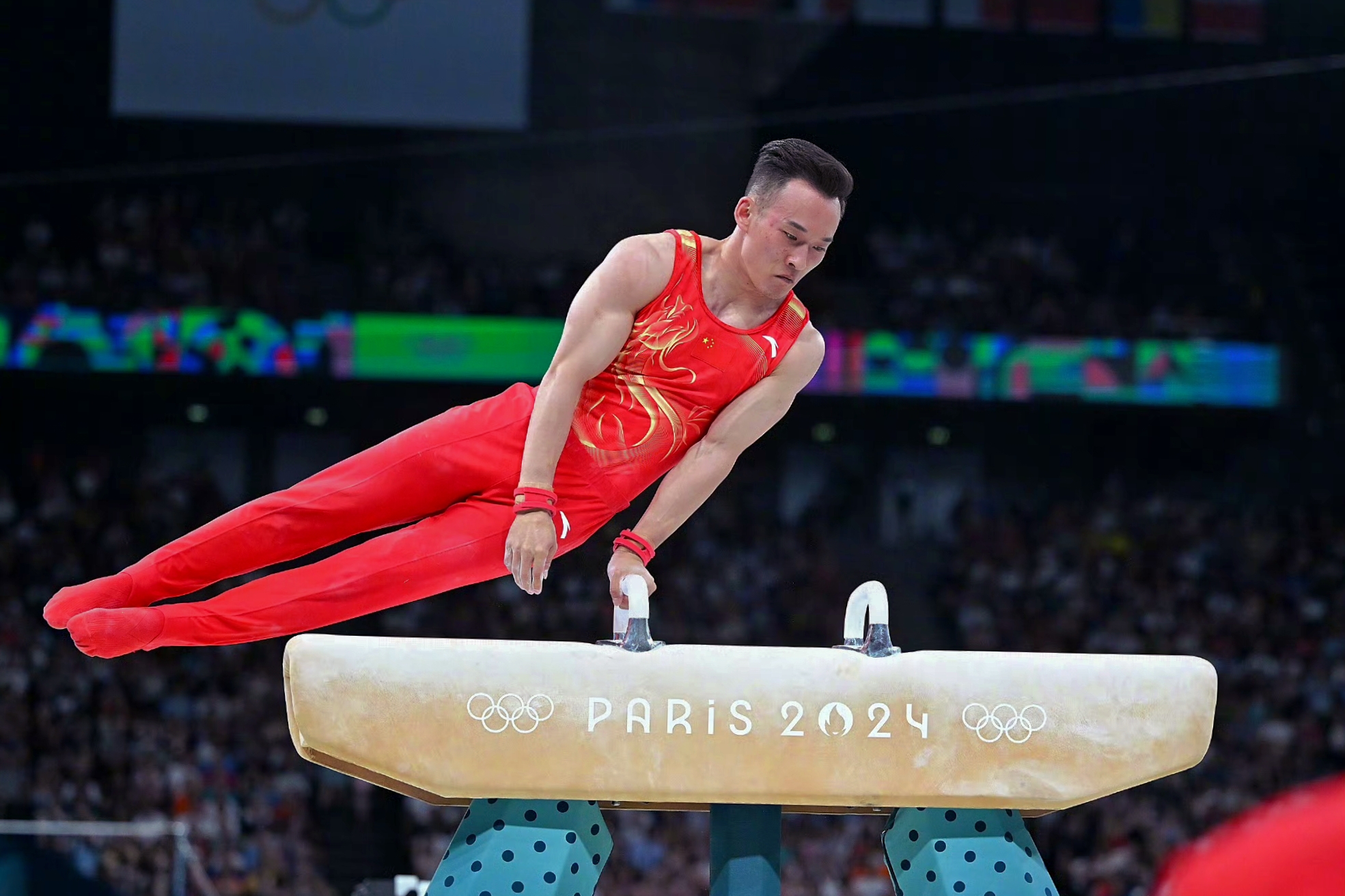 包含体育领域的实力明星：运动员精彩表演令人震撼的词条