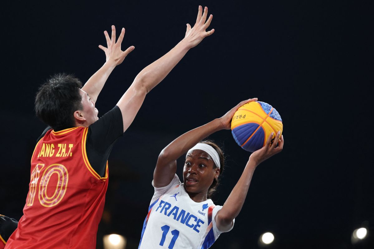 美国选手在女子篮球比赛中表现抢眼 美国选手在女子篮球比赛中表现抢眼