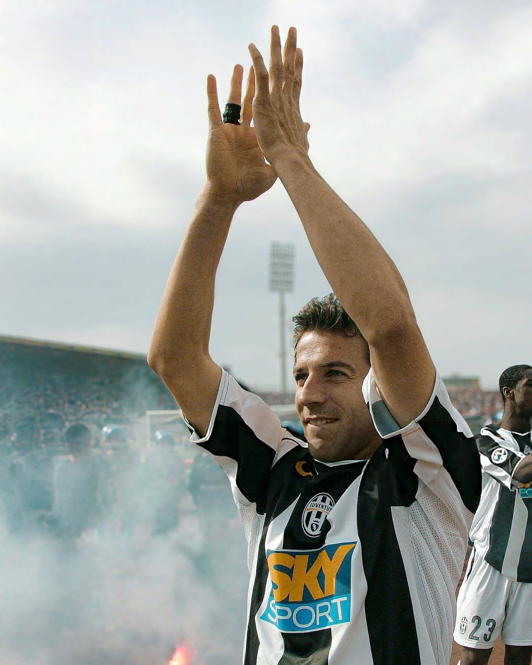 尤文图斯新援表现亮眼，助球队稳居榜首的简单介绍